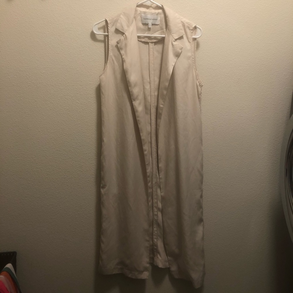 Long sleeveless cardigan
